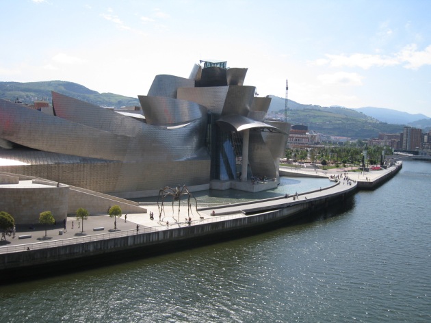 El Museo Guggenheim en Bilbao es la mayor atracción turístiva de la ciudad